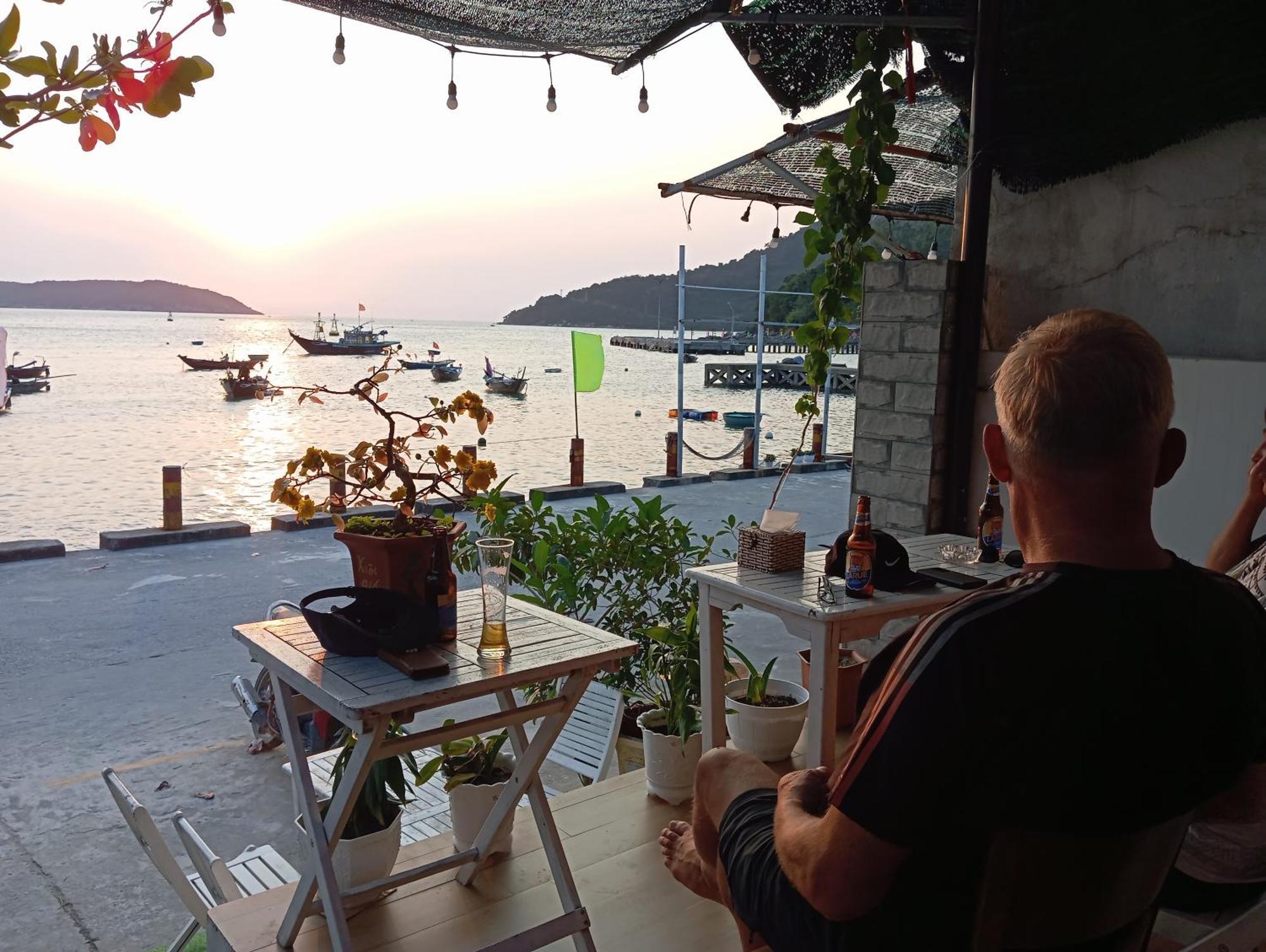 Cham'S Corner Lookout Homestay & Restaurant Tân Hiệ Exteriör bild