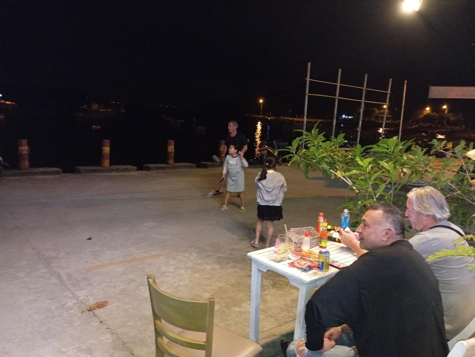 Cham'S Corner Lookout Homestay & Restaurant Tân Hiệ Exteriör bild